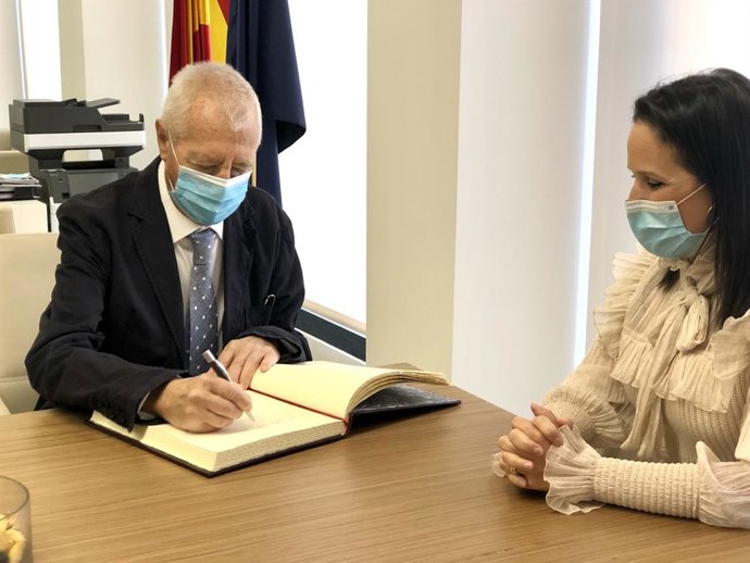 Tomás Llorens, Hijo Predilecto de Almassora.