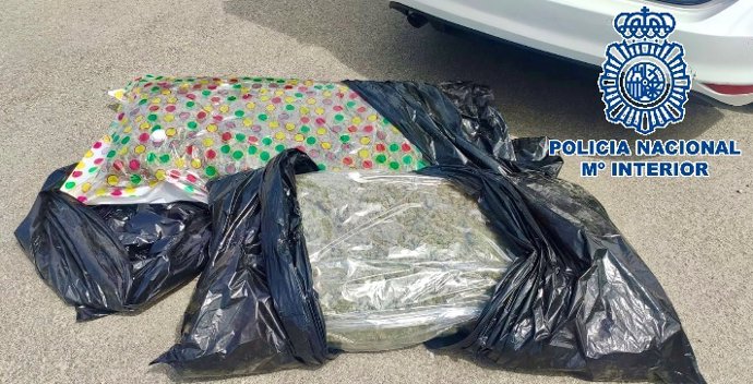 Detienen en un control a tres hombres con 20 kilos de marihuana ocultos en un coche de alquiler