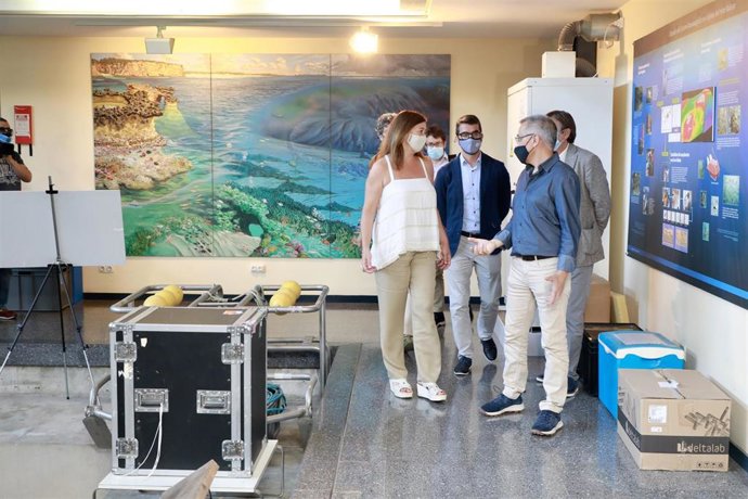 La presidenta del Govern, Francina Armengol, visita el Centro Oceanográfico de Baleares (COB-IEO).