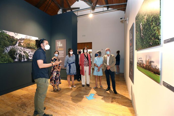 Imagen de la inauguración de la exposición del Geoparque Las Loras  en el Centro Cultural Provincial.