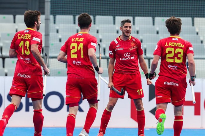 Archivo - Los jugadores de la selección española de hockey hierba celebran un gol de Xavi Lleonart