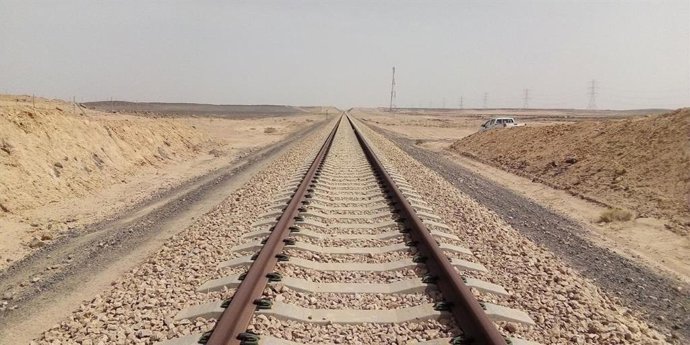 Vías de tren en Arabia Saudí