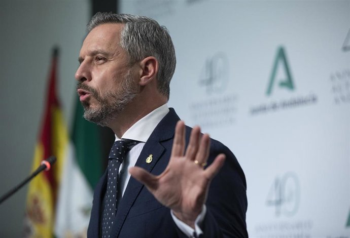 El consejero de Hacienda, Juan Bravo, en una imagen de 11 de mayo, en la rueda de prensa posterior a la reunión del Consejo de Gobierno.