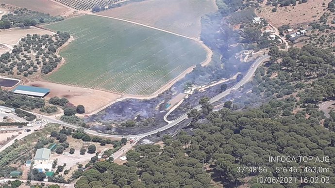 Incendio forestal en el paraje la Sierrezuela de Posadas.