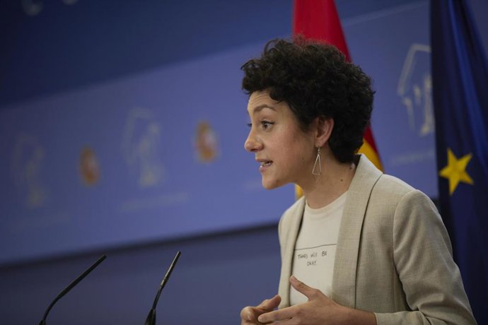 La portavoz parlamentaria de Unidas Podemos, Aina Vidal, interviene en una rueda de prensa anterior a una Junta de Portavoces, a 8 de junio de 2021, en la Sala Constitucional del Congreso de los Diputados, Madrid, (España).