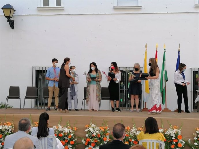 Acto de homenaje a los colectivos educativos en Huelva