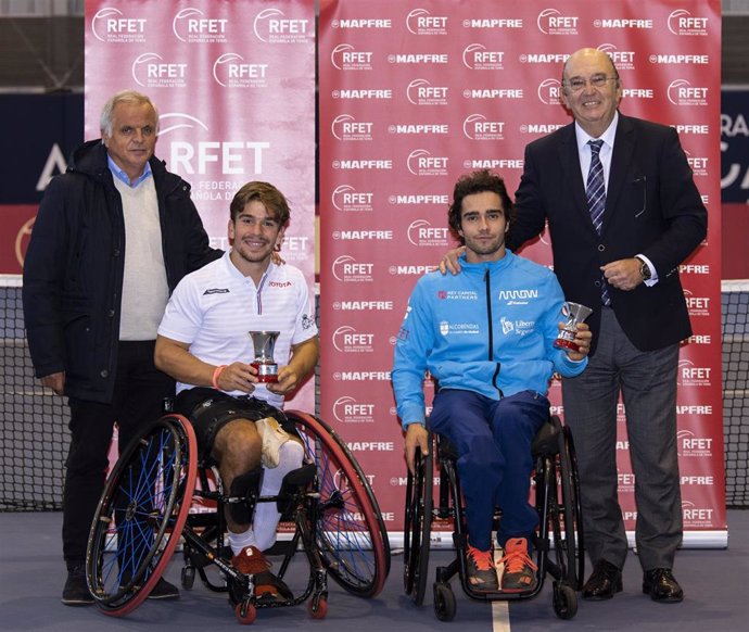 Archivo - Martín de la Puente junto a Dani Caverzaschi tras un Campeonato de España de Tenis en Silla de Ruedas