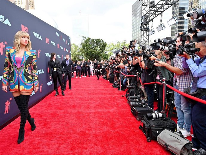 Archivo - Taylor Swift posando en el photocall de los VMAs en el año 2019