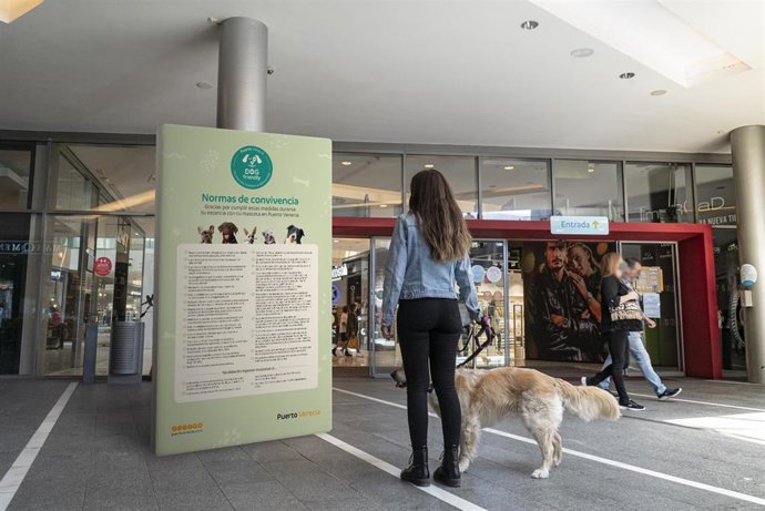Archivo - Los perros son recibidos con los brazos abiertos en este centro comercial y de ocio
