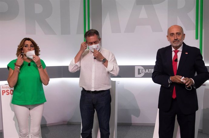 Susana Díaz( i), Juan Espadas (c) y Luis Ángel Hierro (d) 