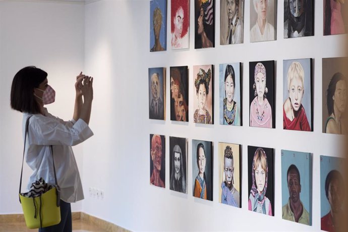 La Universidad de Murcia expone una muestra de retratos realizados por estudiantes de Bellas Artes