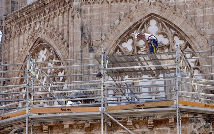 La Catedral de Valencia inicia obras para determinar el origen de las afecciones a los frescos renacentistas de los ángeles músicos