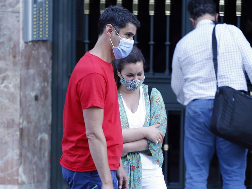 Jesús Janeiro y María José Campanario, en el fisioterapeuta