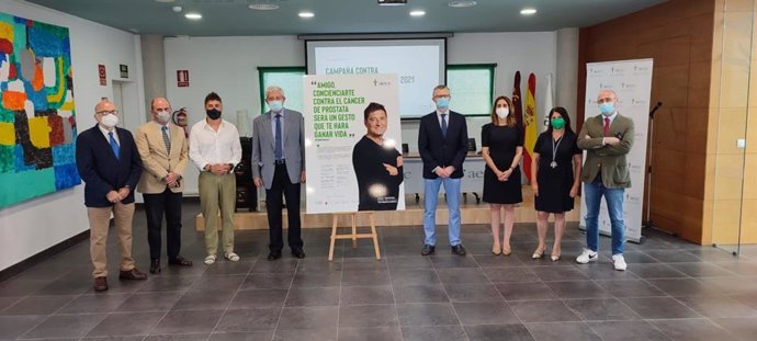 El consejero de Salud, Juan José Pedreño, asistió hoy, junto al presidente regional de la AECC, Manuel Molina Boix, a la presentación de la campaña de prevención y diagnóstico precoz del cáncer de próstata, coincidiendo con el día mundial