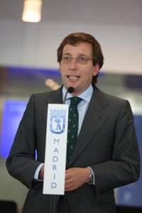 Almeida traslada sus condolencias a la madre de Anna y Olivia y le ofrece "todo el apoyo" que necesite