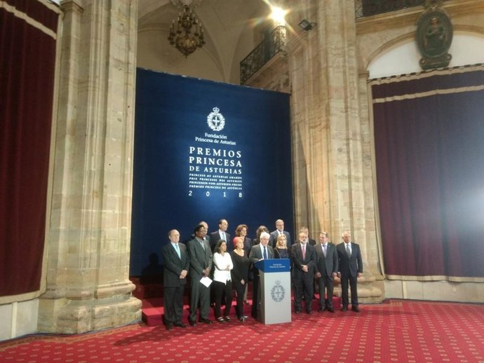 Archivo - El jurado encargado de otorgar el Premio Princesa de Asturias de Cooperación Internacional de 2018.