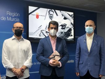 El consejero de Fomento e Infraestructuras, José R