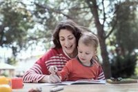 ¿Deben hacer deberes de verano los niños?