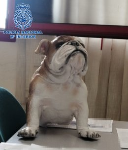 Escultura de un perro sustraída en un restaurante de Adeje