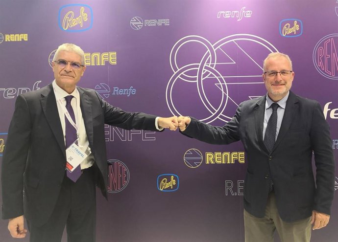 El director general de Fira de Barcelona, Constantí Serrallonga, y el presidente de Renfe, Isaías Táboas