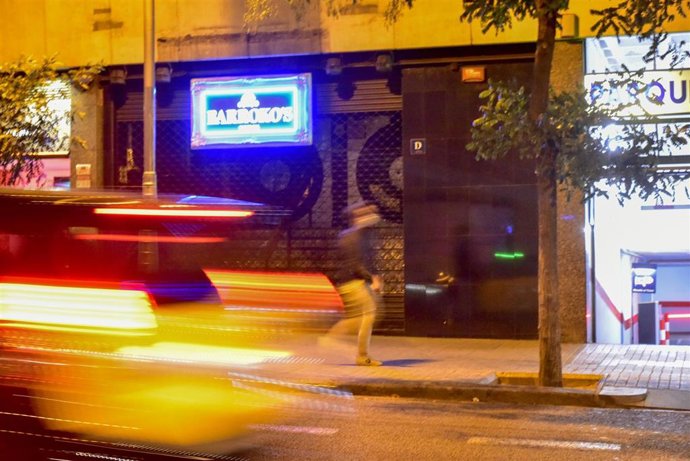 Archivo - Una discoteca cerrada en Barcelona, Catalunya (España), a 7 de octubre de 2020. La Generalitat ha congelado la reapertura de discotecas que tenía prevista esta noche a consecuencia de la evolución de la pandemia.
