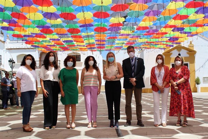 Visita de la consejera de Igualdad, Políticas Sociales y Conciliación, Rocío Ruiz, al CMIM de San Bartolomé de la Torre, uno de los seis nuevos centros de la mujer que se han creado desde 2019.