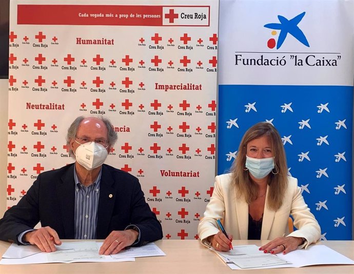Caixabank colabora con el programa 'Conéctate' de Cruz Roja de acompañamiento a personas dependientes