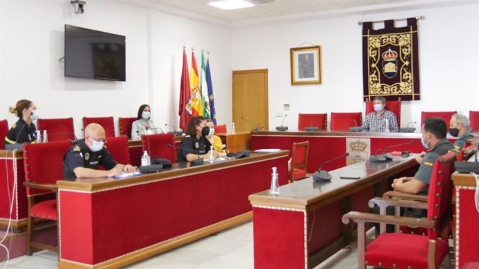 Reunión sobre medidas de seguridad en Adra (Almería)