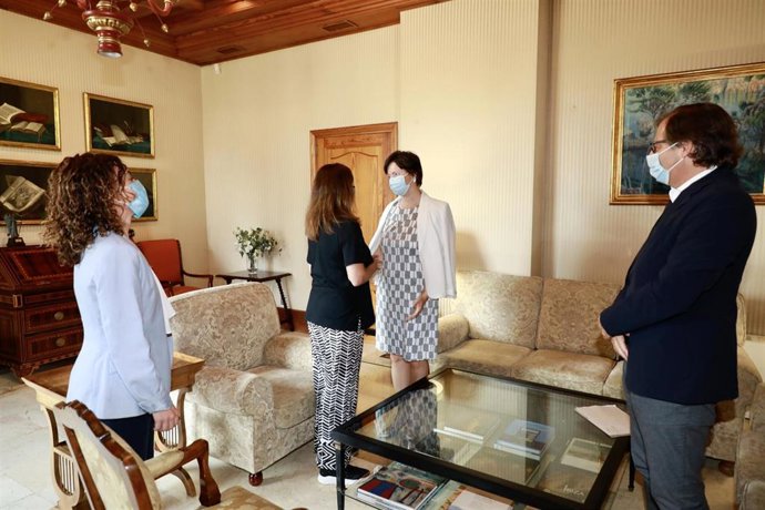 Armengol recibe a la embajadora de Estonia en España
