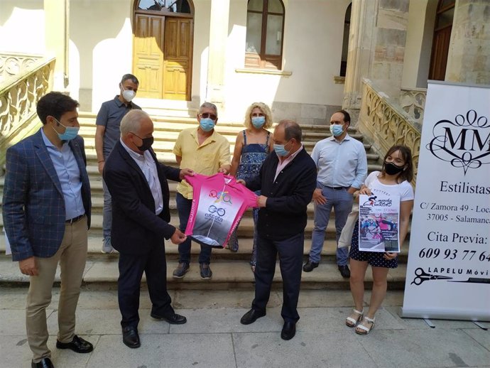 Presentación de la III Marcha cicloturista 'Charroad' de Vecinos.