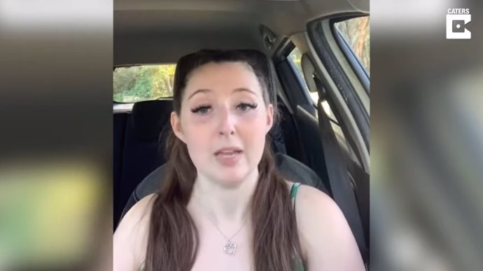 Esta joven de 22 años cuenta cómo superó años de bullying y empezó a aceptar el tono de su voz