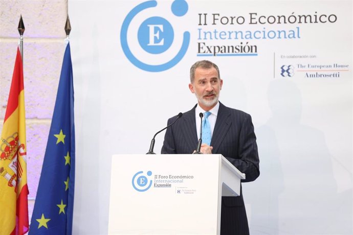 El Rey Felipe VI en el II Foro Económico Internacional.