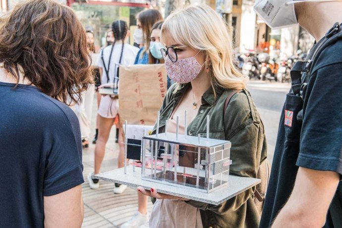 Alumnos de Elisava proponen para dar una "segunda vida" a los quioscos La Rambla de Barcelona