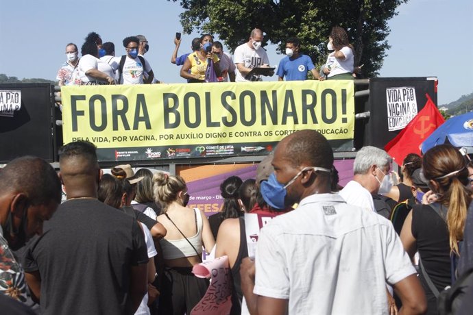 Manifestación contra el presidente de Brasil, Jair Bolsonaro, en Río de Janeiro