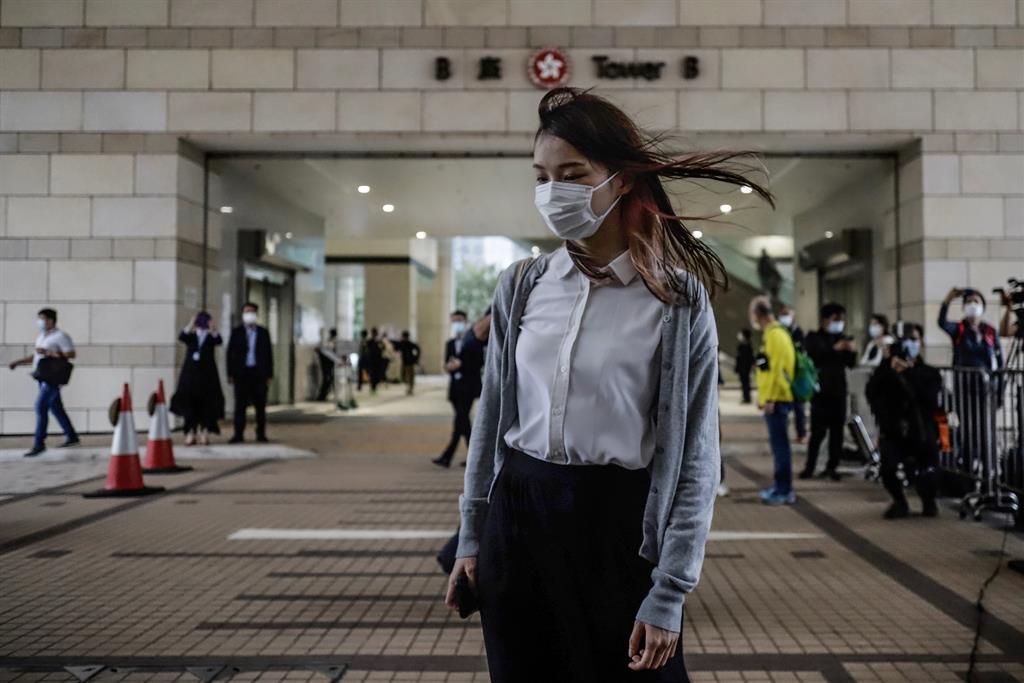 Liberada la activista hongkonesa Agnes Chow tras cumplir más de seis meses de prisión por una manifestación - Vimarsana News