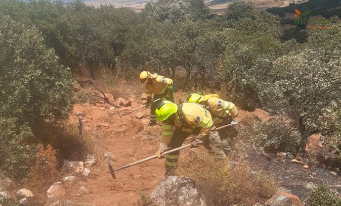 Trabajos en el incendio de Corral de Calatrava