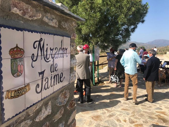 Lobras (Granada) estrena un nuevo mirador para reforzar su oferta turística