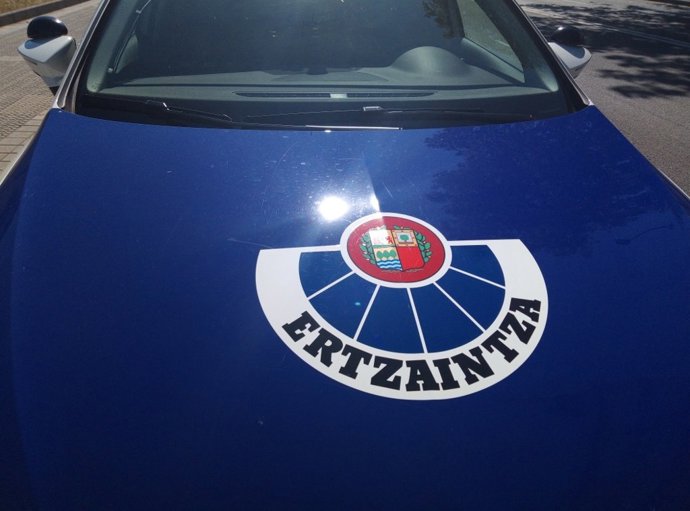 Vehículo policial de la Ertzaintza