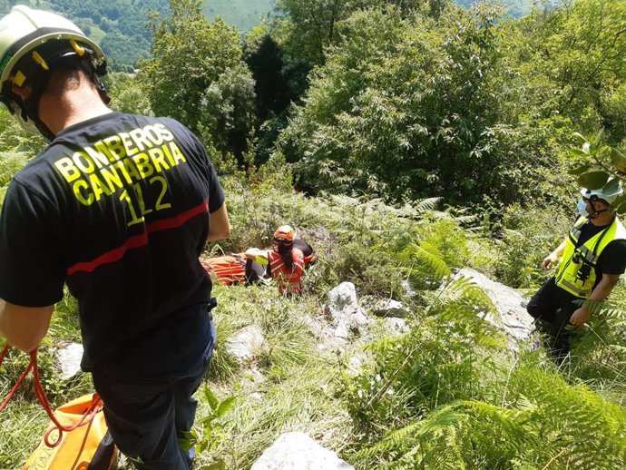 Rescate a un escalador en Socueva