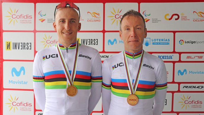 Archivo - Christian Venge y Noel Martín, campeones del mundo de ciclismo adaptado