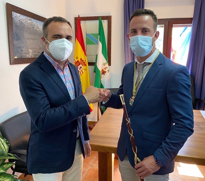 El exalcalde y nuevo alcalde de Trevélez, último relevo pactado llevado a cabo en Andalucía este sábado 12 de junio.