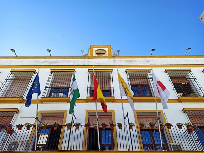 Fachada del Consistorio de Coria del Río