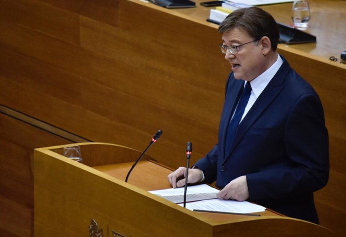 Archivo - El presidente de la Generalitat valenciana, Ximo Puig, en una imagen de archivo en la toma de posesión de su cargo