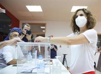 Montero anima a la participación en las primarias del PSOE-A y cree que "sería bueno" elegir candidato en primera vuelta