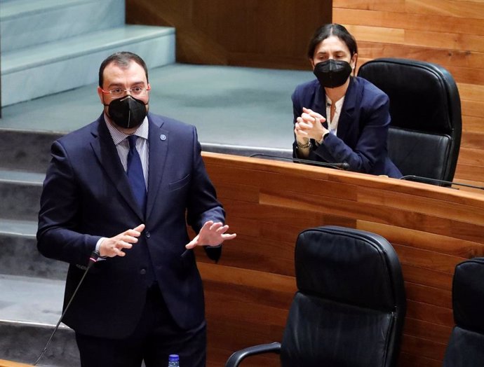 El presidente del Principado, el socialista Adrián Barbón, en el Pleno de la Junta General.