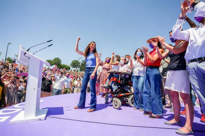 La nueva líder de Podemos, Ione Belarra, interviene tras ser elegida como secretaria general del partid en la IV Asamblea Ciudadana Estatal de Podemos, a 13 de junio de 2021, en el Auditorio Parque de Lucía de Alcorcón, Alcorcón, Madrid, (España). 
