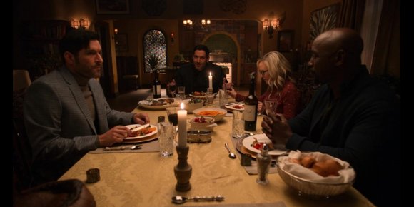 9. Lucifer explica por qué casi toda la comida sabe a pollo