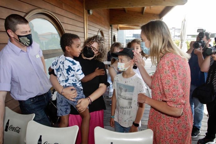 Fabiola García asegura que el apoyo a las familias numerosas "se incrementará" con el nuevo plan aprobado por la Xunta