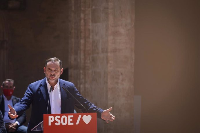 El ministro de Transportes  y secretario de organización del PSOE, Jose Luis Ábalos, durante la celebración del acto Tres años de gobierno progresista, a 6 de junio de 2021, en Valencia, Comunidad Valenciana (España). 