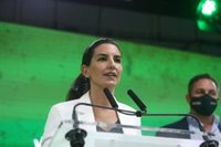 Monasterio dice que "nunca" hablaría del Rey como ha hecho Ayuso pero acusa a la izquierda de atacar a la presidenta